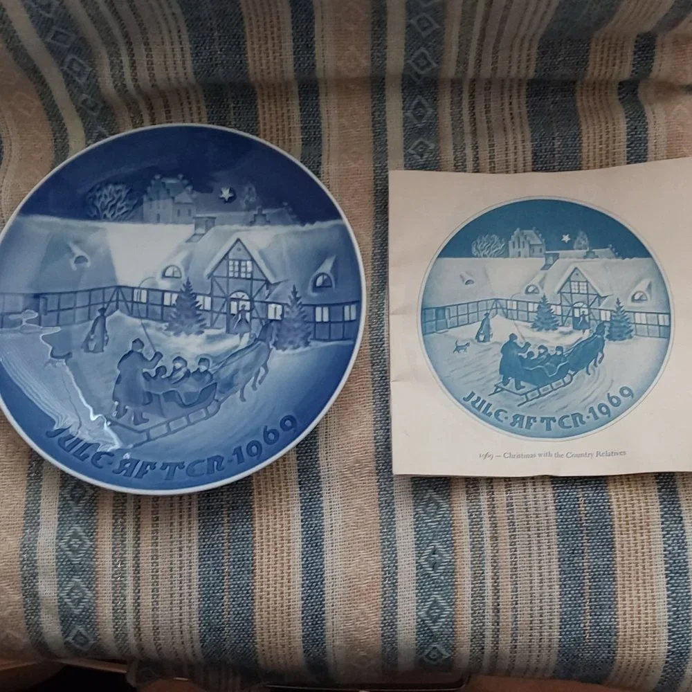 Royal Copenhagen Vintage 1969 “Christmas with the Country‎ Relatives